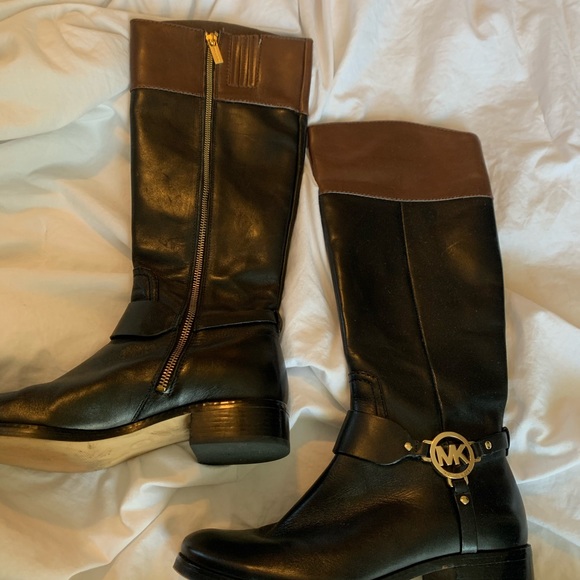 michael kors boot - Picture 2 of 4